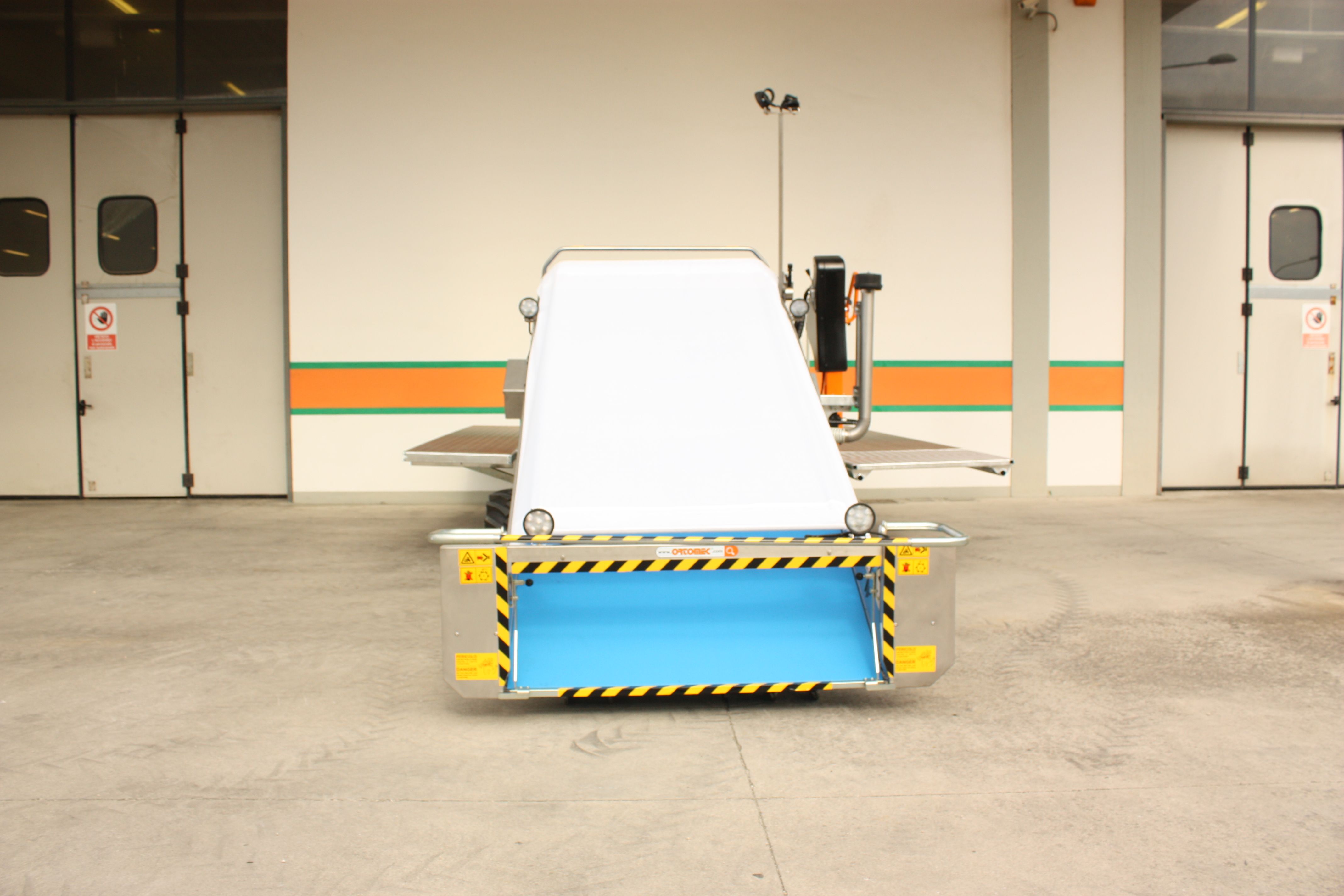 Récolteuse de légumes 8300 Foglia - Ortomec SRL - Puissance moteur 50 à 75 CV - Largeur de tête de récolte 130 à 180 cm_2