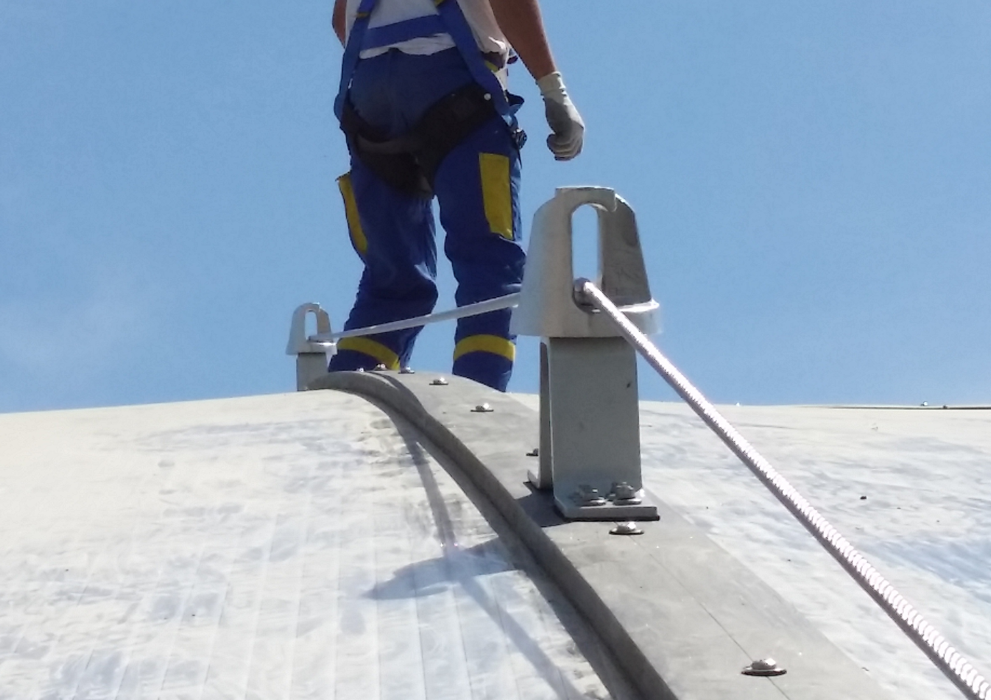 Ligne de vie sur bac sec et charpente métallique - Dispositif d'ancrage horizontal conforme EN795:2012 classe C_2