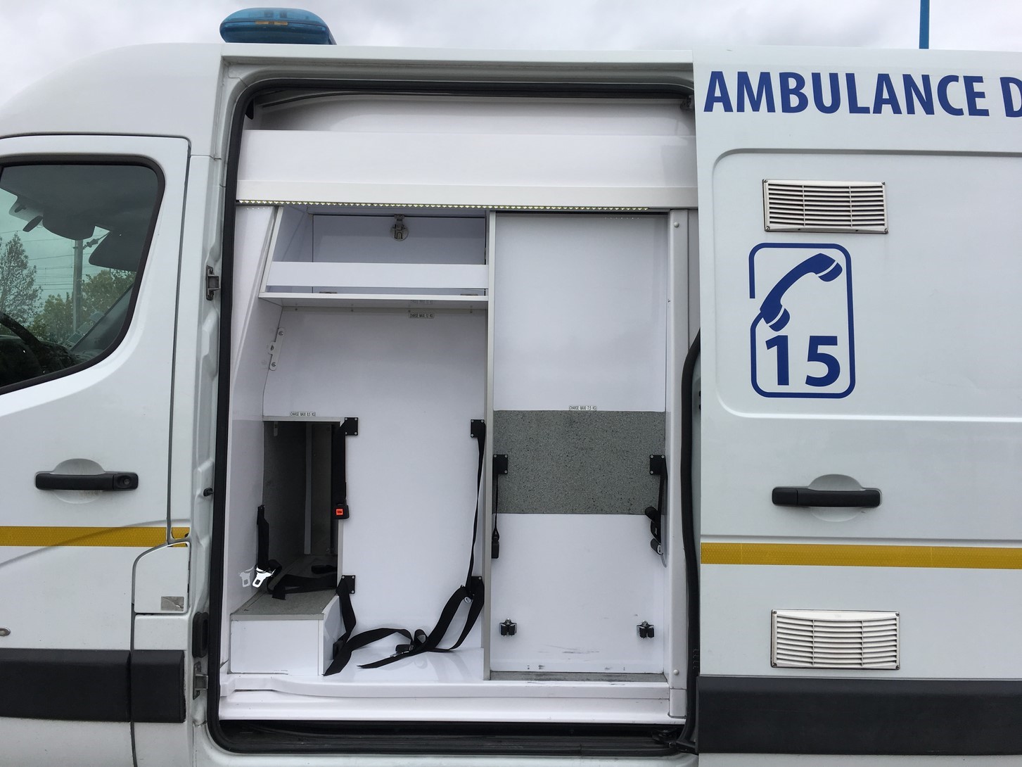 Ambulance diesel Renault Master 150 CV de 2013