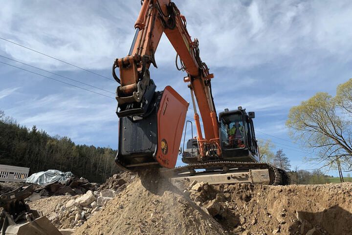 Godet concasseur pour pelle de 10 à 38 tonnes_2