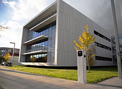 Équipement de recharge pour véhicules électriques avec protocole OCPP intégré