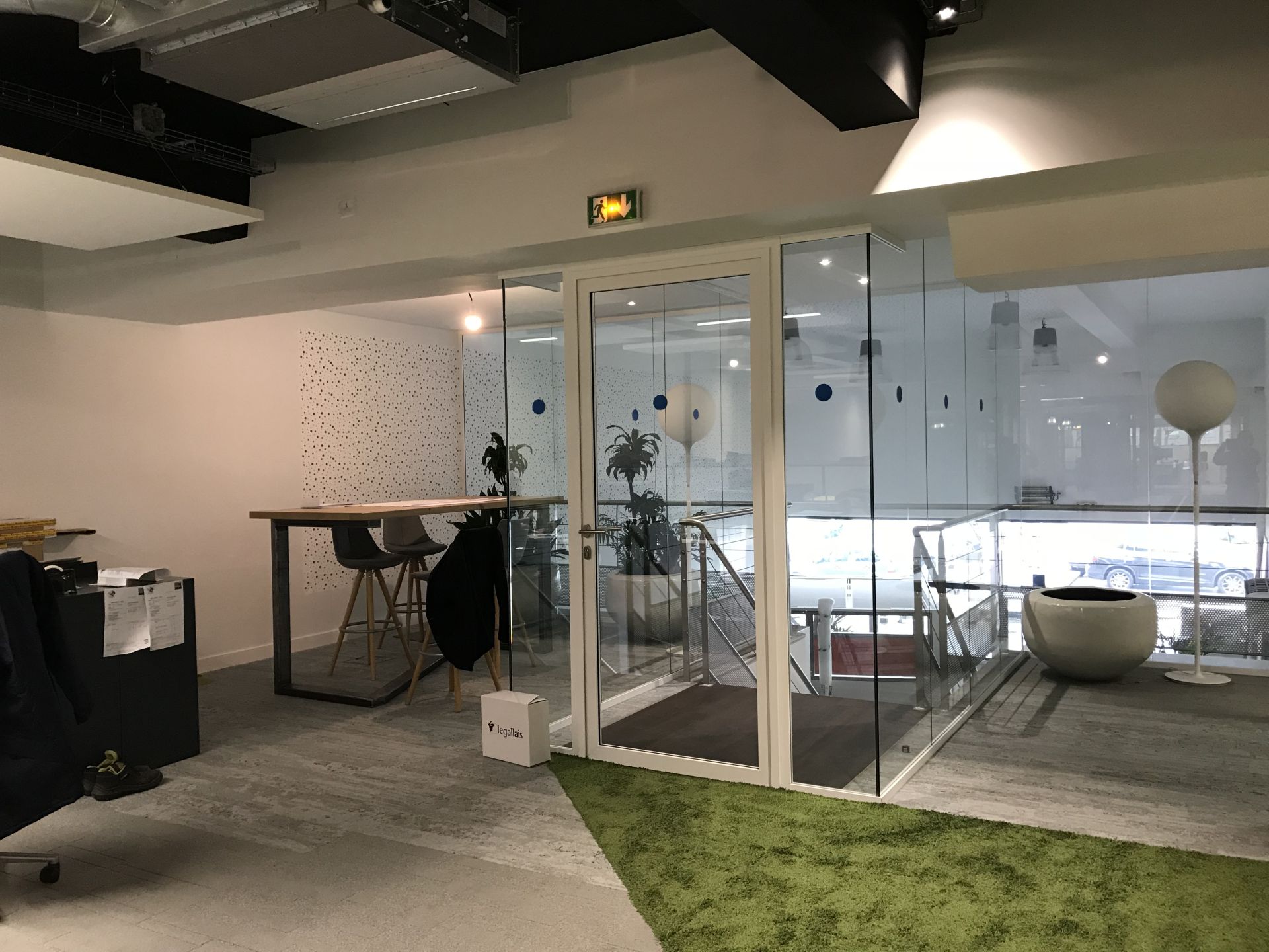 Cloison de séparation avec options acoustiques et coupe-feu