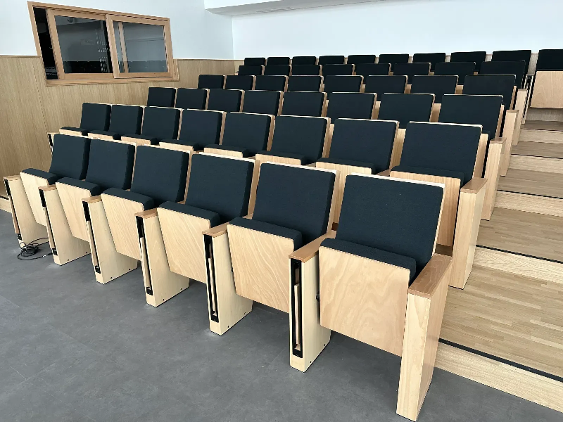 Fauteuil TH100 - Assise relevable automatiquement - Accoudoir commun - Conforme AM 18 / EN 1021_2