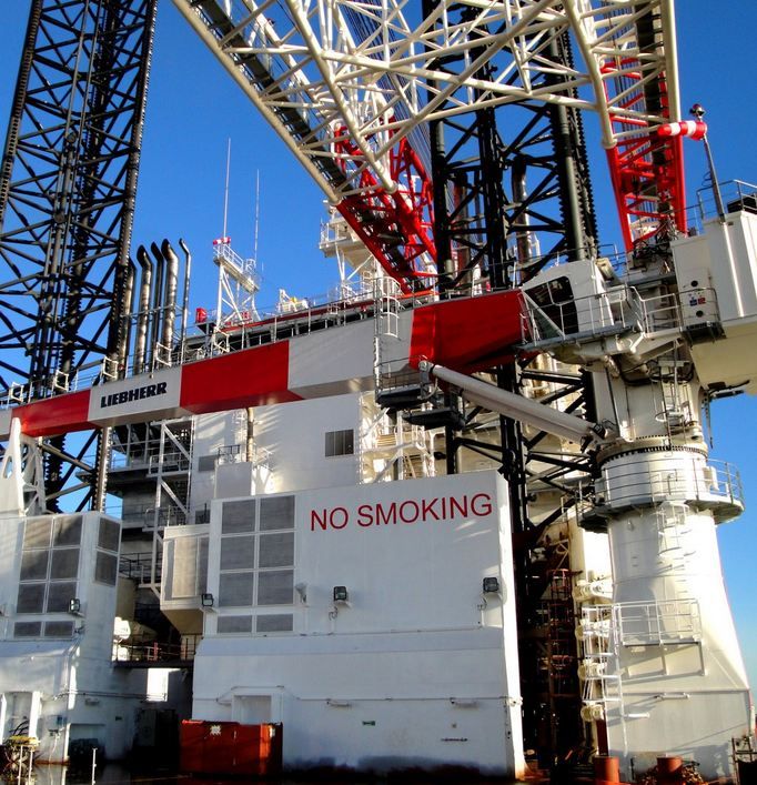 RL 2650 - Grue portuaire offshore Liebherr - Capacité de levage max 60t et portée max 54m_2
