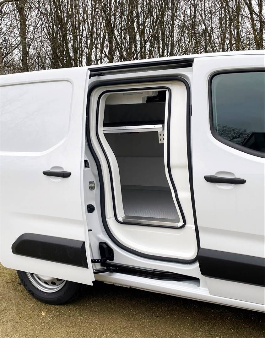 Véhicule frigorifique Cellule intégrée IsoCity – Peugeot Partner – Froid positif ou négatif_2