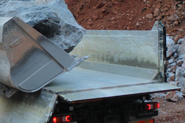 Benne basculante MEILLER - pour gros blocs rocheux - châssis 3 et 4 essieux - robuste et fonctionnelle_2