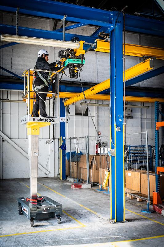 Nacelle ultra compacte pour vos travaux en espace confiné MOVE UP  -  disponible en achat neuf et en location de courte à longue durée_2