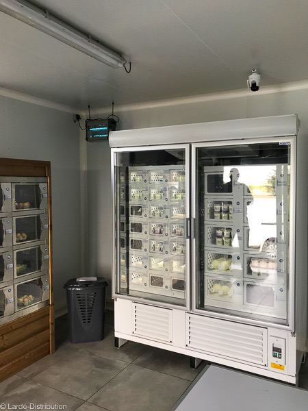 Distributeur automatique à casiers réfrigérés  pour produits laitiers et fromages_2