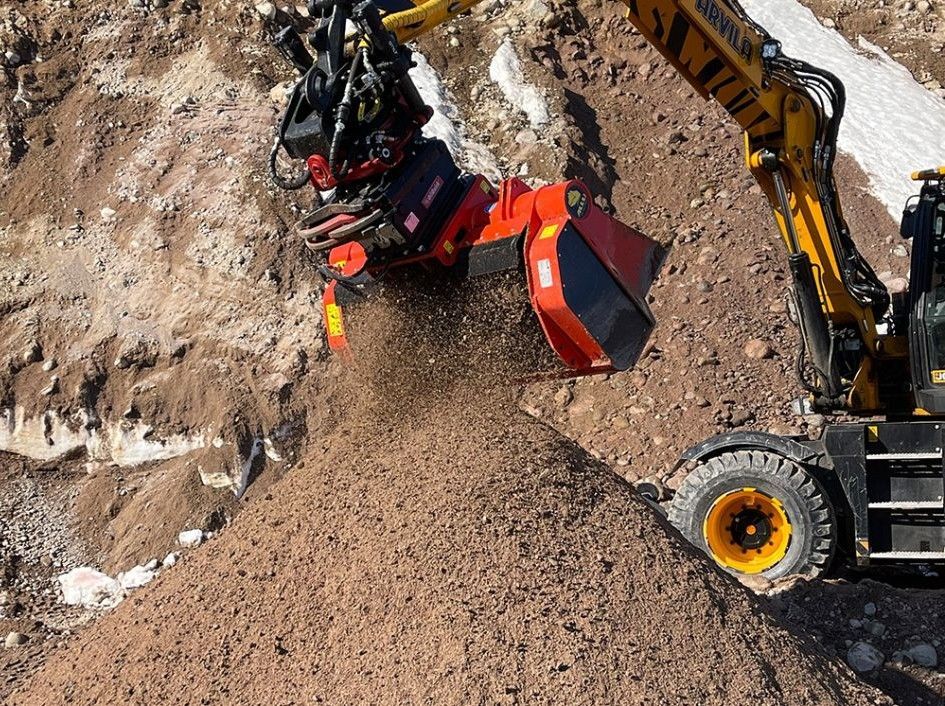 Godet cribleur conçu pour la végétale, compatible pour des pelles de 2 à 20 tonnes - ALLU VELOCI_2