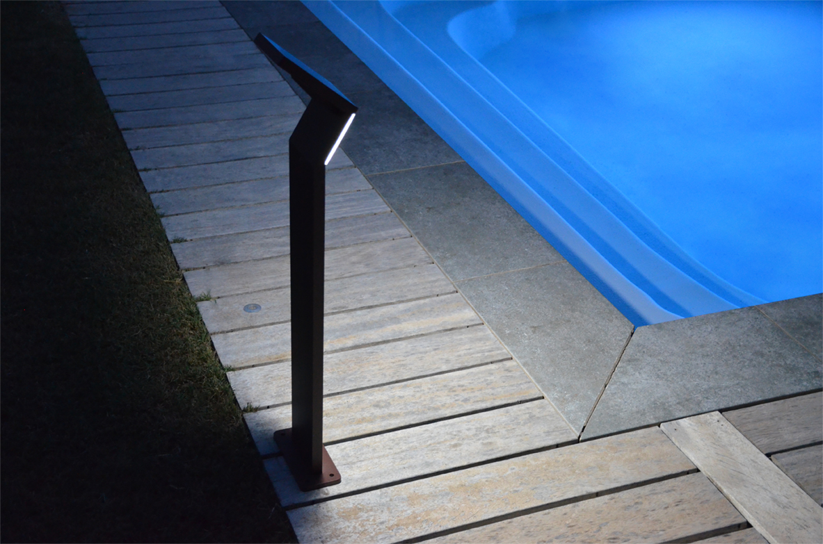 Borne solaire pour piscine seamaid_3