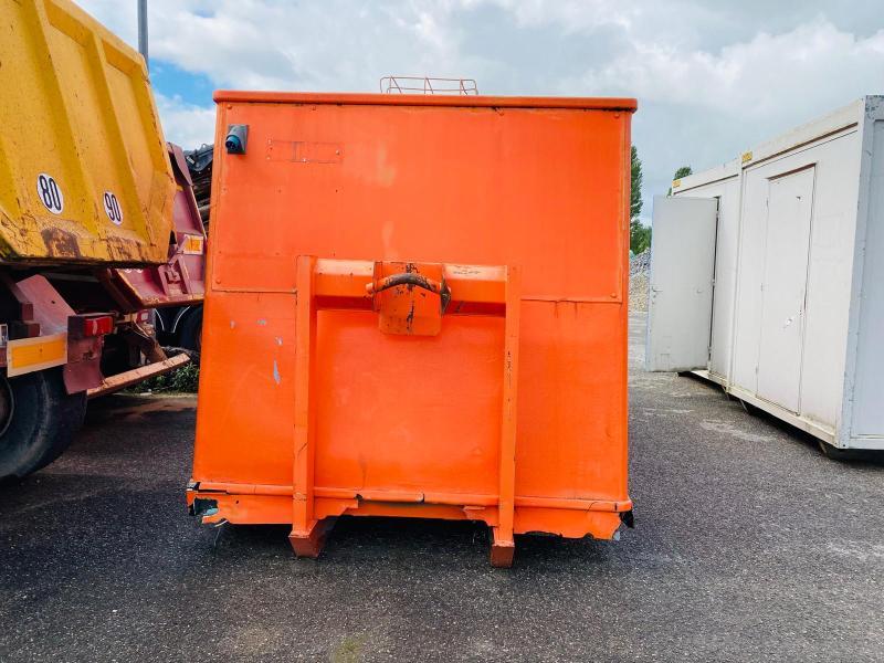 CABANE DE CHANTIER sur berce ampliroll_2