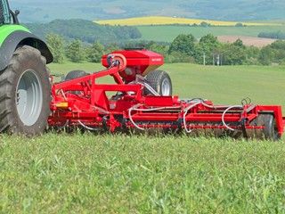 Grass-Roller HE-VA avec options de kits pour l'agriculture moderne