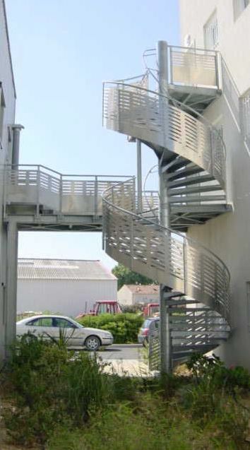 Escalier hélicoïdal YSOFER - modèle ysovoile - passage 1UP ou 2UP - finition galvanisation à chaud_2