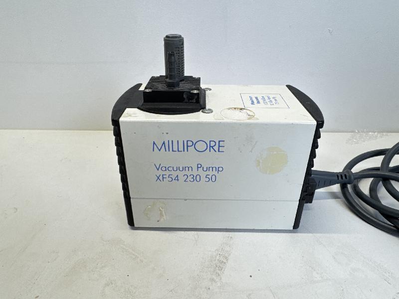 Pompe à vide Millipore Millivac Mini Vacuum Pump XF5423050_2