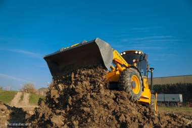 Tractopelle VF 8.23 E Venieri - 105 CV, 8 T, Profondeur d'excavation 4.60-5.40 m_2