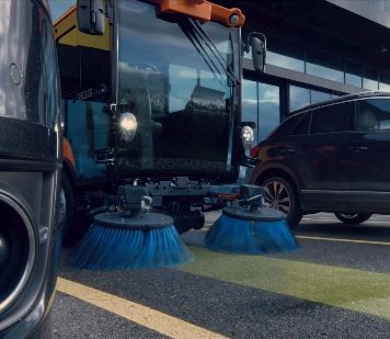 Urban-Sweeper S2.0, balayeuse de voirie autonome avec technologie avancée