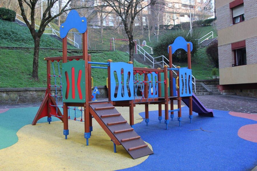 Ge-2400b - Structure de jeux combinée Jolas - Dimensions 3,35 x 5,78 x 2,56 m - Poids total 308 kg_2