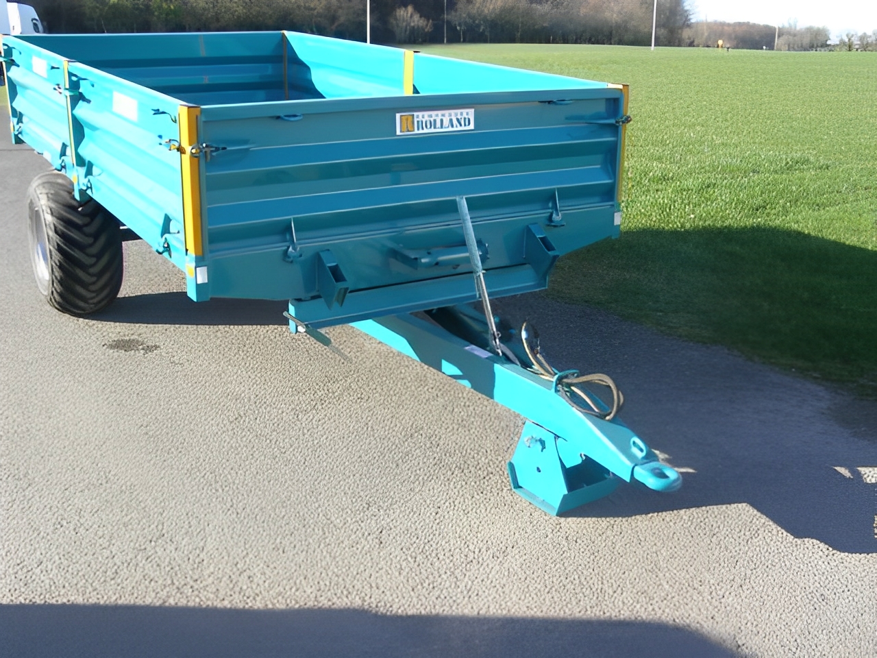 Benne à ridelles Rolland pour usage professionnel