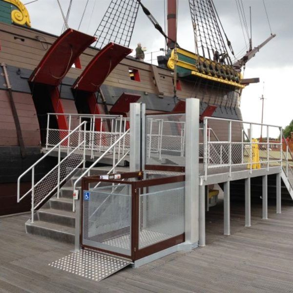 Élévateur hydraulique adapté pour une utilisation extérieure