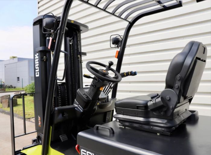 Epx20-32i chariots élévateurs électriques à quatre roues - clark - 2000 - 3200 kg_2