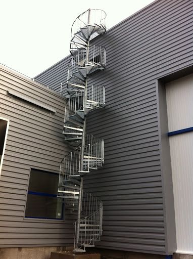 Escalier hélicoïdal basic - Constructions Industrielles du Rhône - diamètre fût central 101.6 mm - diamètre 1400 à 3800 mm - marches personnalisables_2