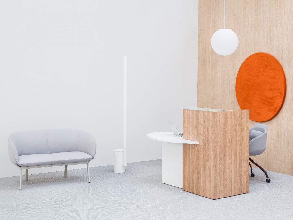 Banque d'accueil compacte et fonctionnelle - OVO pour petit espace avec plateau en verre_2