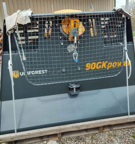 Treuil professionnel Uniforest équipé d’un système hydraulique indépendant