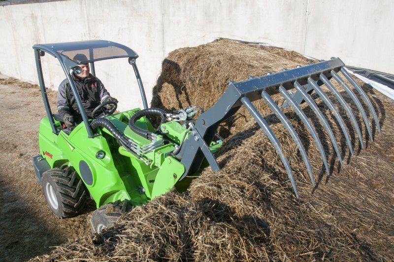 A21385 - Fourches à fumier - Avant Tecno - Poids 190-215 kg - Série 500-700 avec conception robuste et visibilité améliorée_2