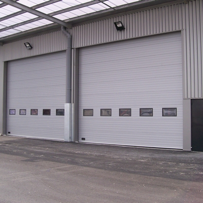 Porte sectionnelle industrielle SAFIR ISOTEC - panneaux 80mm pour isolation thermique des zones sensibles_2