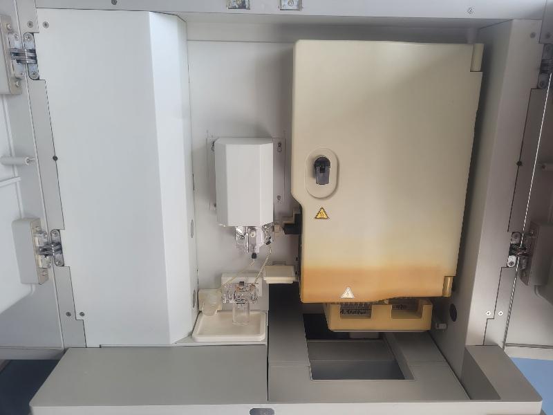 Analyseur génétique Applied Biosystems Hitachi 3130XL_2