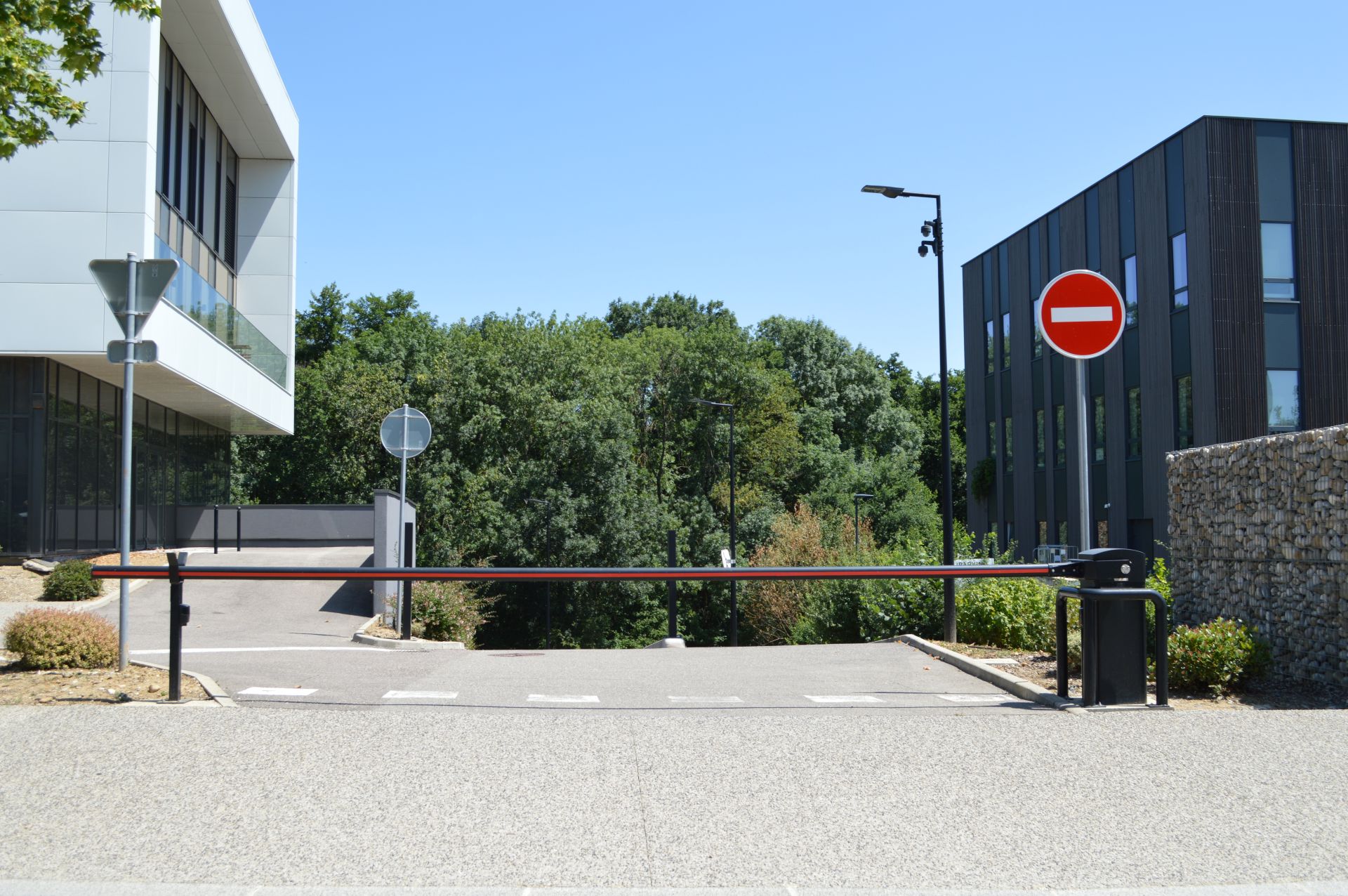 Barrière levante automatique avec lisse axiale jusqu'à 7 m - LBA 7_2