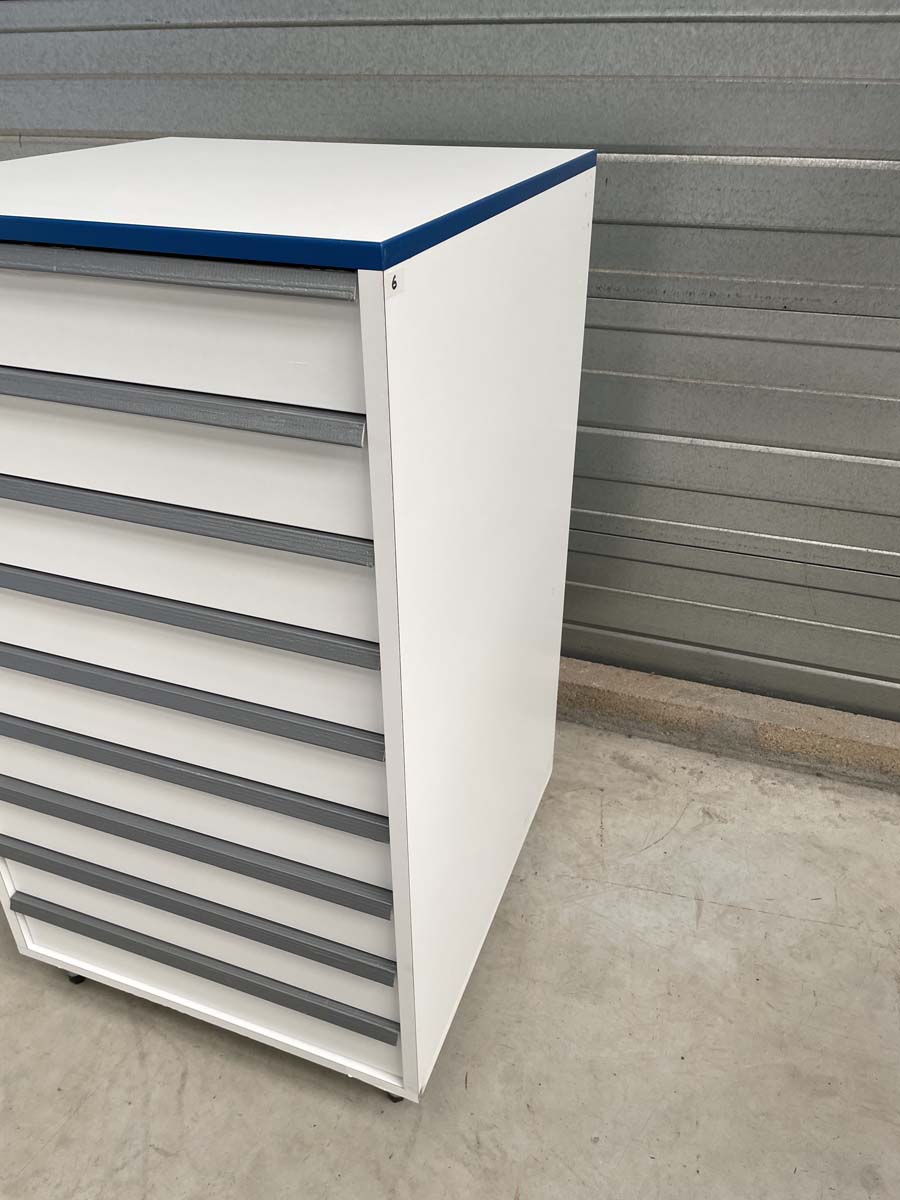 Meuble d'occasion de laboratoire avec 9 tiroirs - sur pieds métal - ATEX - Réf : P21091155_2