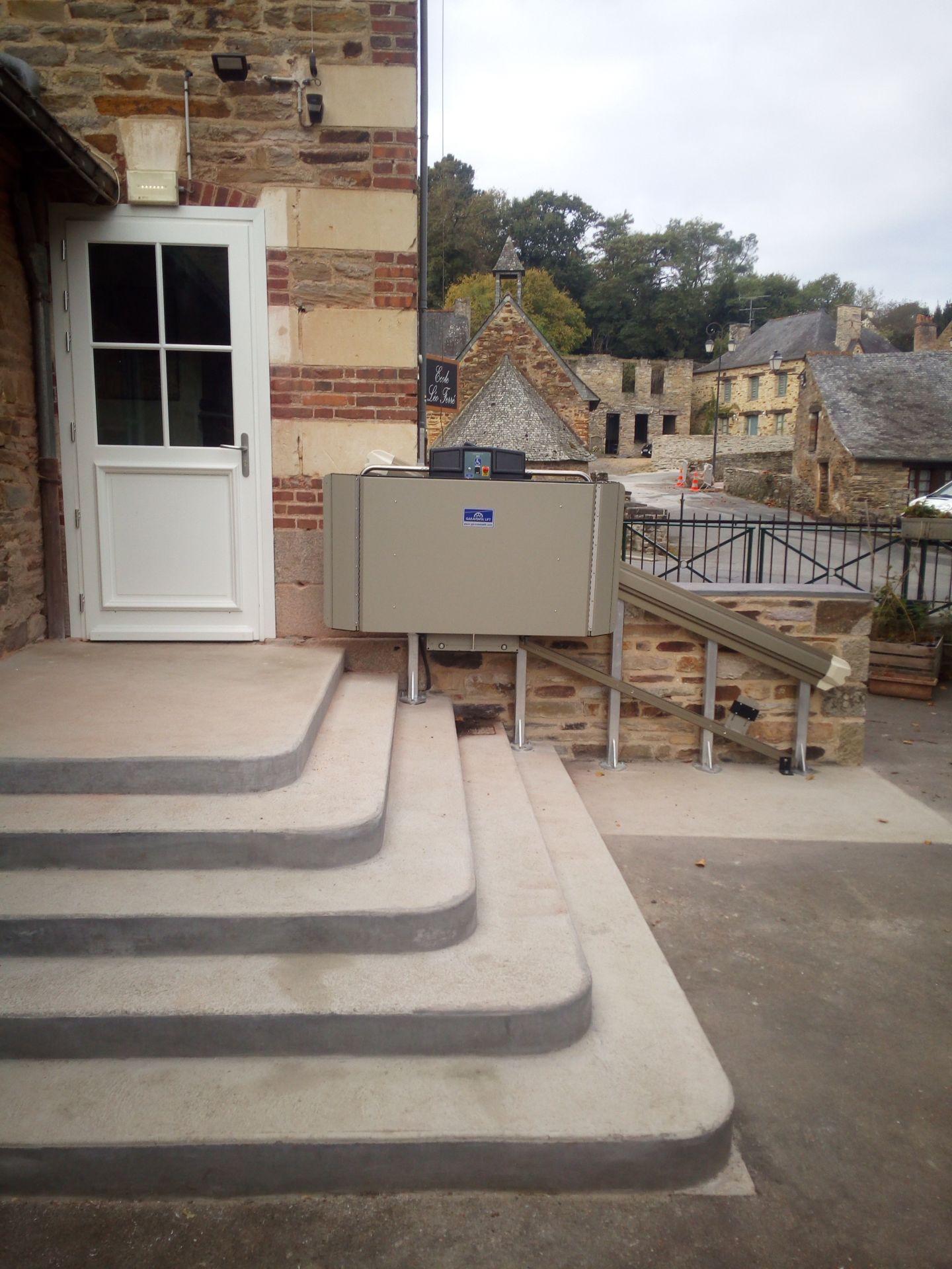 Plateforme monte-escaliers (pour escaliers droits) x3_2