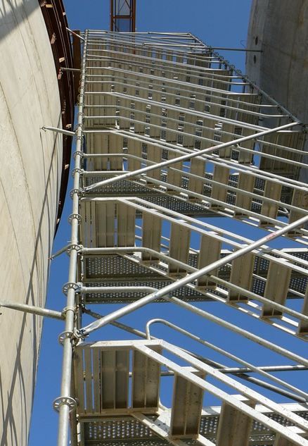 Échafaudage d’accès - Dacame France SAS - tubes d'acier Ø 48,3 x 3,2 mm - normes NF-EN 12810 et NF-EN 12811_2