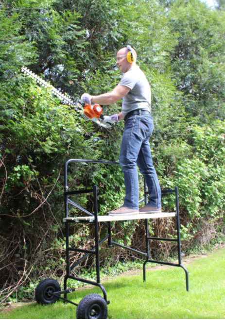 Échafaudage pliable à 3 niveaux avec garde-corps - usage domestique - conforme NF E 85-200_2