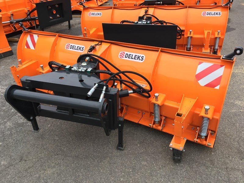 Ssh-04 2.2-manitou lame à neige avec attelage manitou_2