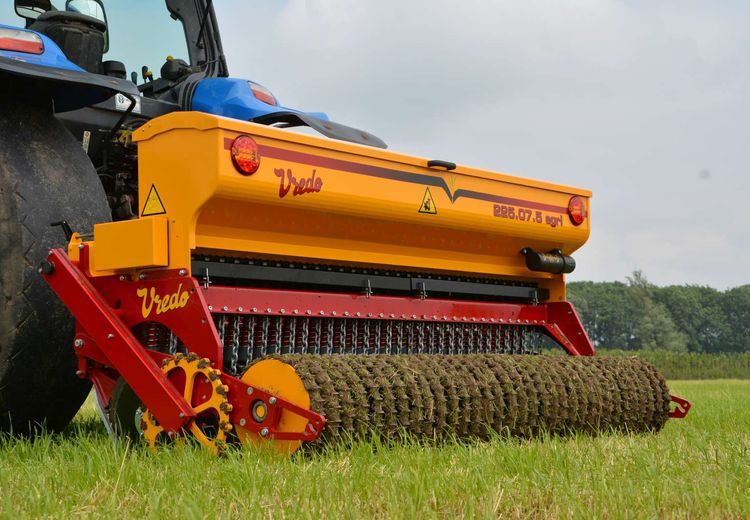 Semoir agricole Vredo avec rouleau Packer à anneaux mobiles