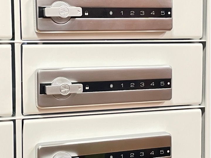Borne de recharge de téléphones, tablettes et ordinateurs portables à 10 casiers - Intégral 10_2