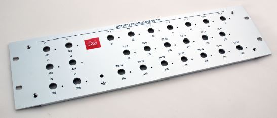 Face avant personnalisée en aluminium, ABS et acier - Pour baies câblées, racks et pupitres de commande_2