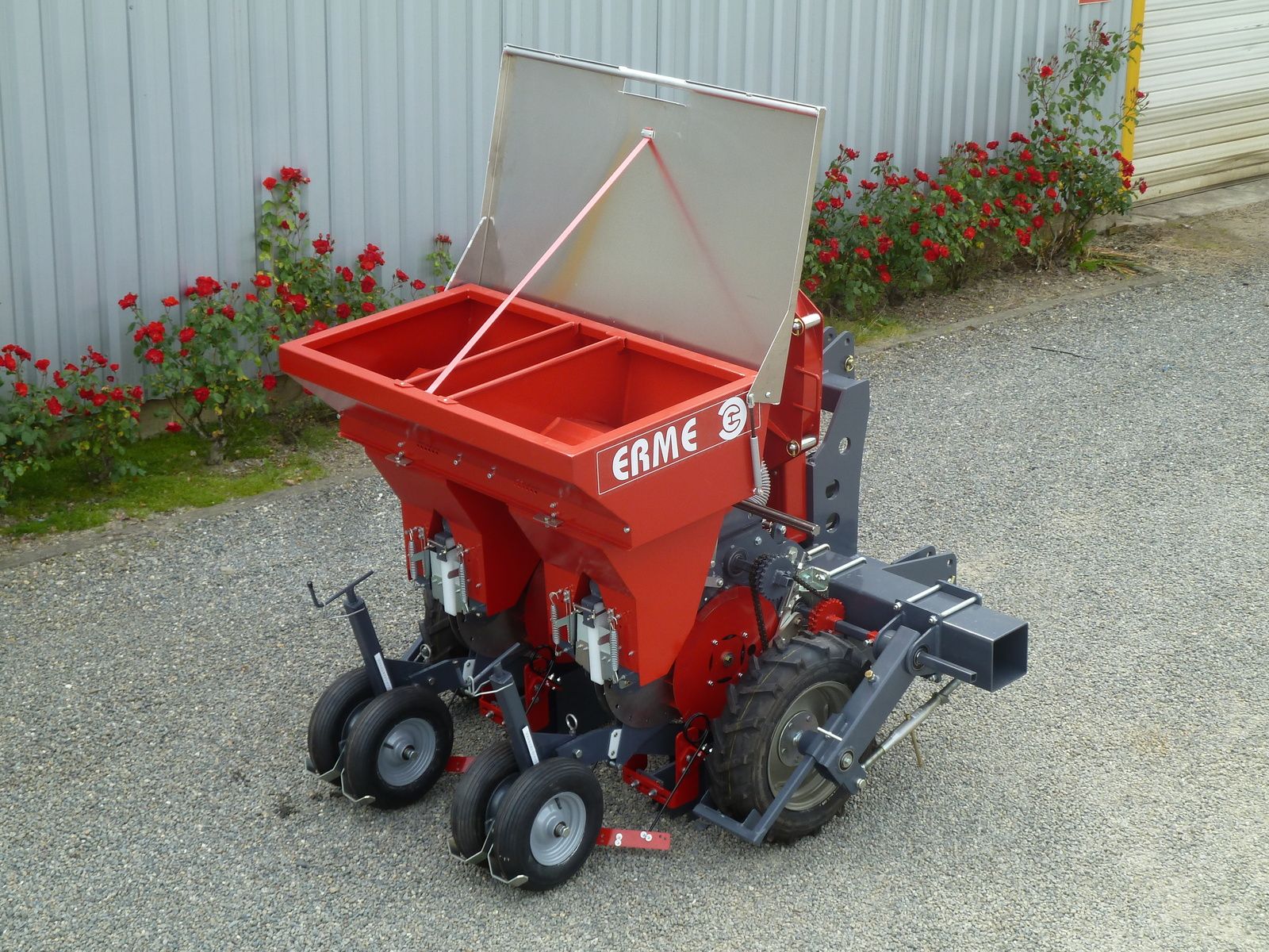 Planteuse PLPS - ERME - 1 à 12 rangs simples - pneumatique, précise et modulable_2