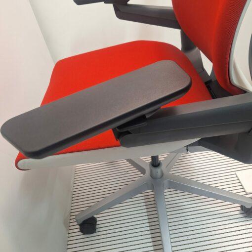 Chaise de bureau ergonomique Steelcase Gesture d occasion reglages multiples et support lombaire haut de gamme devis sous 48h