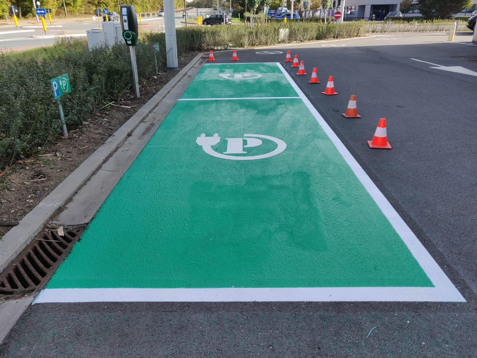 Marquage au sol Rollplast - peinture très antidérapante et durable - séchage rapide 10 min_3