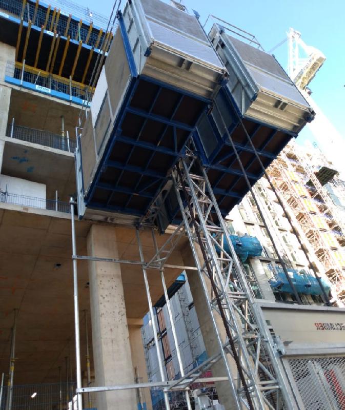 Ascenseur de chantier E30 - industriel pour personnes et matériaux - charge utile 3000 kg - jusqu'à 250 m de hauteur_2