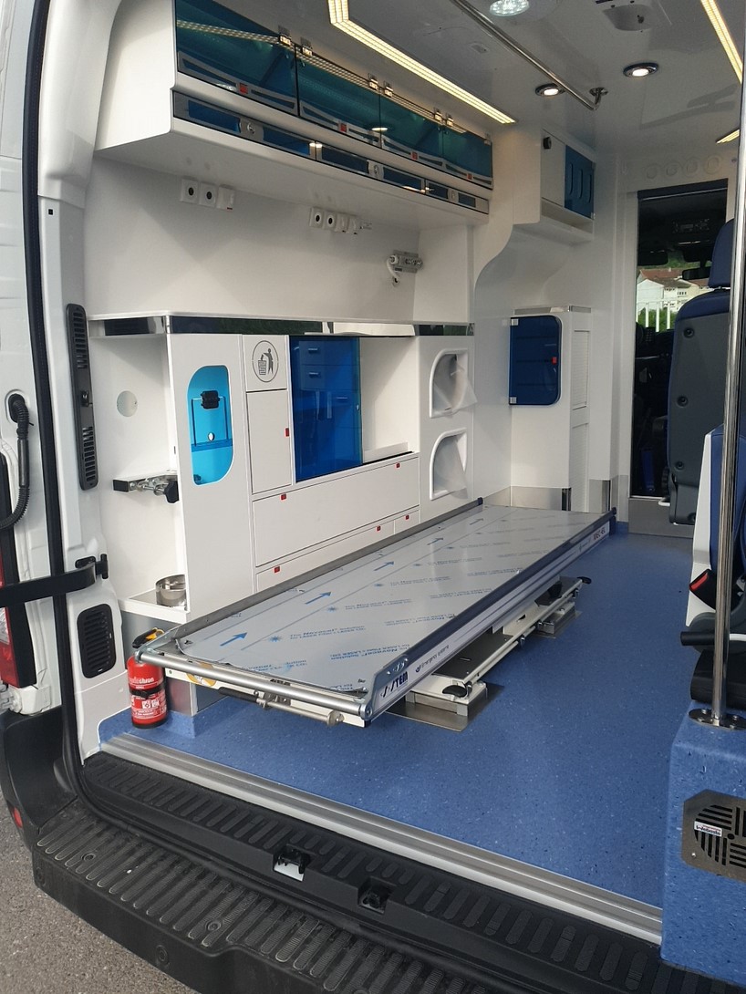 Ambulance renault master l2h2 165 type b/c_2