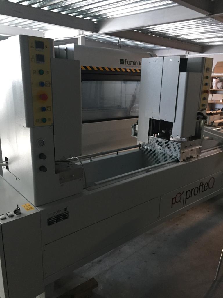 Soudeuse PVC automatique à deux têtes pour soudage d'angles à 90° et variables - Occasion - marque PROFTEQ type SA22_2