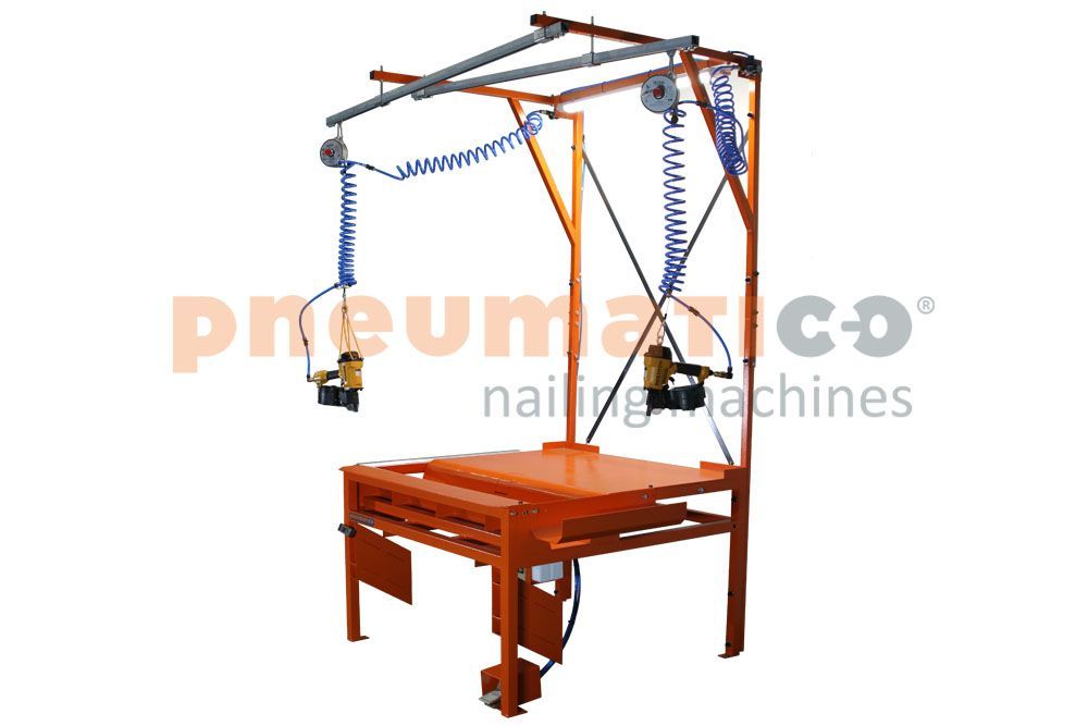 Station de réparation de palettes avec rouleau de transport intégré