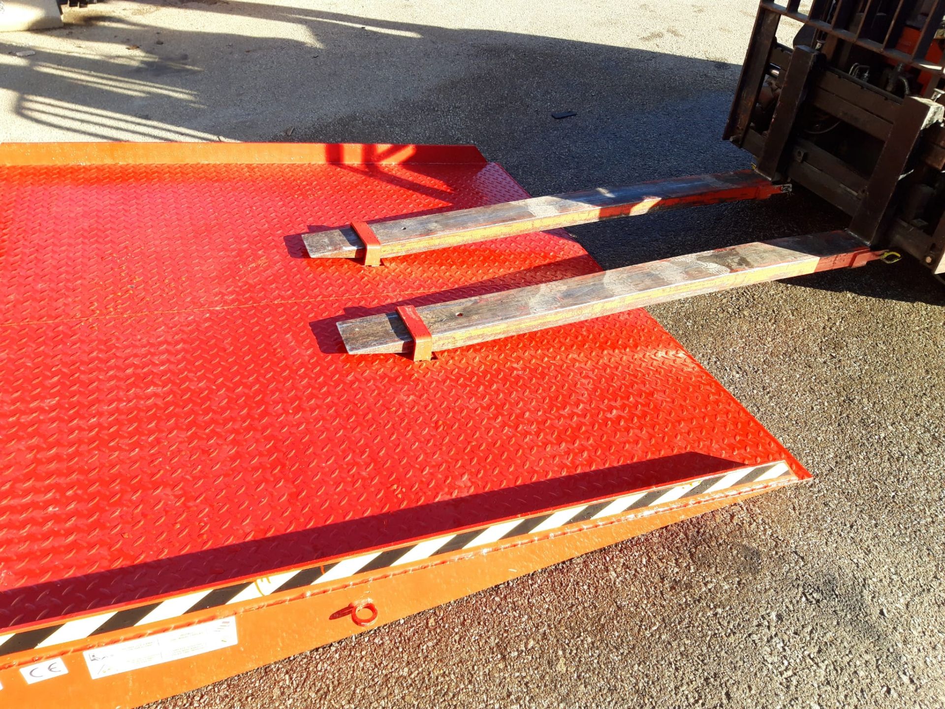 Rampe d'accès pour benne posée au sol, conception antidérapante - Capacité 8T - AZ RAMP HCBN-08_2