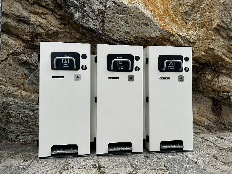 Corbeille connectée à compactage_2