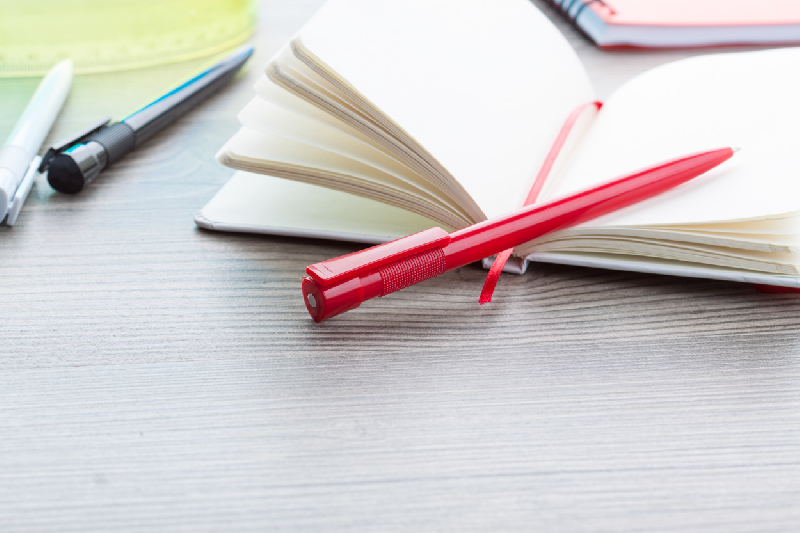 Stylo à bille en plastique - encre bleue - couleur rouge - poids 8g_2