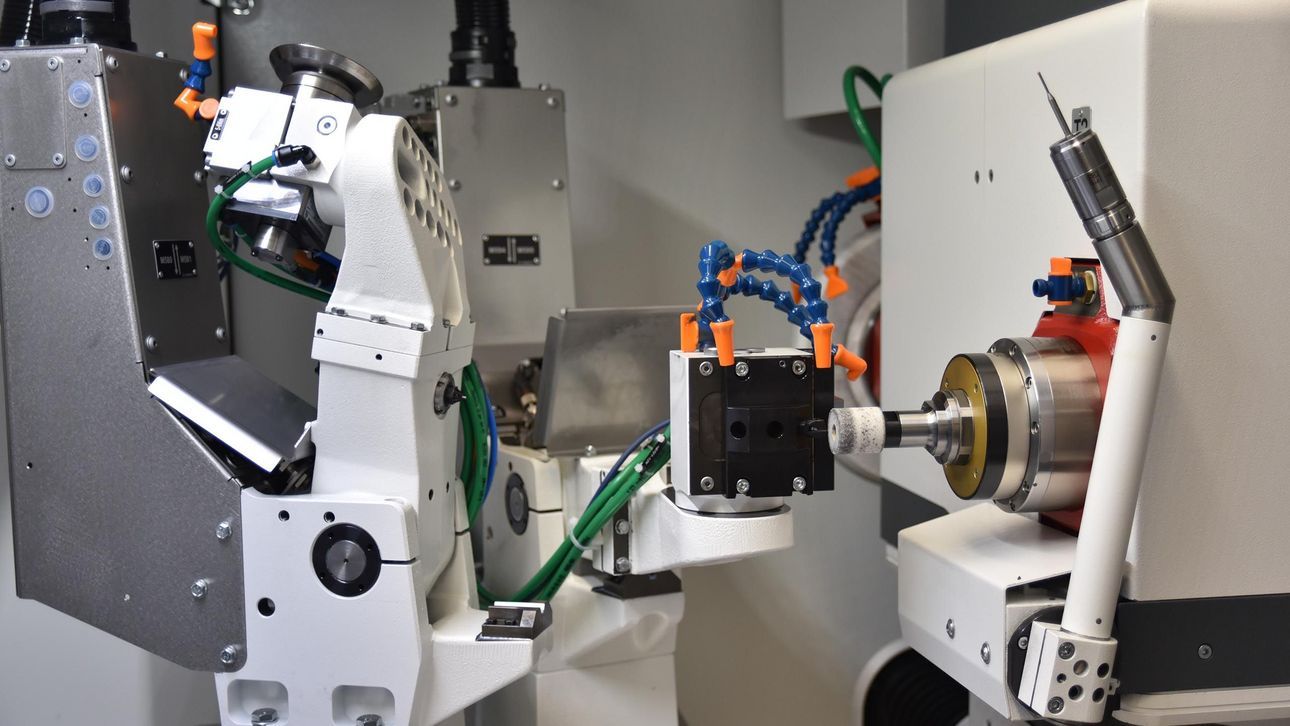 S141 - Rectifieuse cylindrique intérieure universelle CNC - United Grinding - Hauteur des pointes 200 mm_2